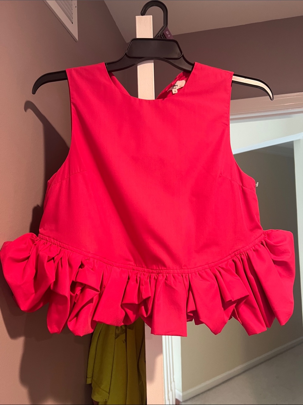 Entro Hot Pink Ruffle Peplum Tank small  NWOT